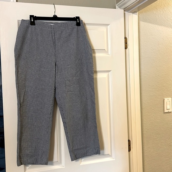 Tommy Hilfinger capris sz 10 - Picture 1 of 4